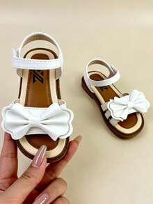 2024 Summer New Girls Princess Style Sweet 3D Bow Hook And Loop Sandals, White Faux Leather Soft Bottom Open Toe Sandals, Essential For Daily Wear, Campus, Party, Summer Outings, Popular Trending Girls Sandals, Fashionable Design Children Princess Sandals, Soft Bottom Non-Abrasive, Ideal Holiday Gift - Beige - View 3