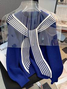 Pull ample en tricot à col rond, manches longues, couleur unie. Écharpe rayée contrastée de style casual marin pour l'automne/hiver