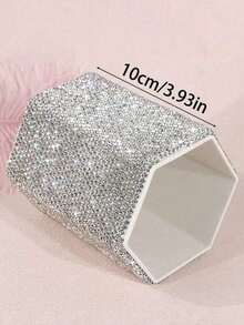 1个六边形化妆刷收纳架，镶嵌水钻，闪耀奢华，饰以璀璨水晶，适合居家、办公桌摆放，是时尚优雅女性的理想之选，也是送给女性的礼物、圣诞礼物、女性礼品创意、房间装饰的完美之选。 - 彩色 - 查看 8