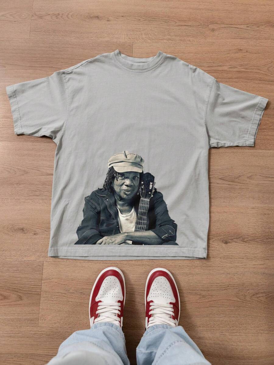 Basic T-Shirt With Milton Nascimento Print, New Model. - Grey - View 1