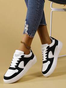 低帮女式运动鞋，休闲滑板鞋，运动鞋，学生鞋，时尚撞色系带设计，透气柔软，适合所有季节 - 黑色 - 查看 2