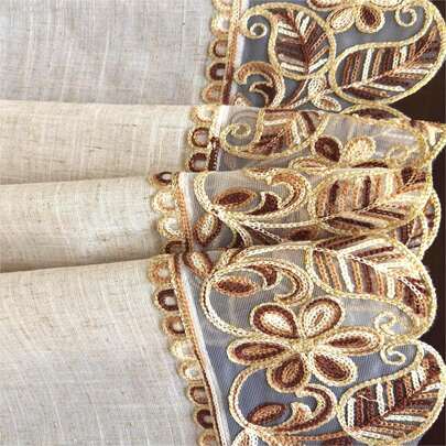 1件优雅乡村风涤纶桌旗，饰有精致的3D立体花卉蕾丝刺绣和精致滚边 - 米色涤纶长方形桌旗，适用于家居装饰、厨房、餐厅、室内/室外庆典、野餐、派对和婚礼，户外桌布，精致刺绣，装饰面料，贴合式桌布