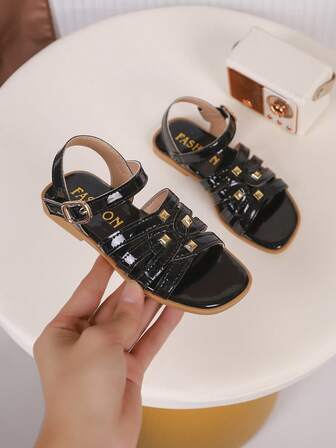 A Pair Of Girls' Sandals New Bow Princess Shoes Elastic Band Design Soft-Soled Casual Girls' Beach Shoes In Summer.