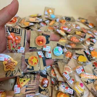 24pcs Surprise Random Multi-Season Bread & Cake Resin Decorations, Assorted Miniature Realistic Food Models Steamer Set, DIY Phone Case Food Toys, Garden Decor, Mini Toys, Mini Cakes, Mini Resin, Easter Party Favors