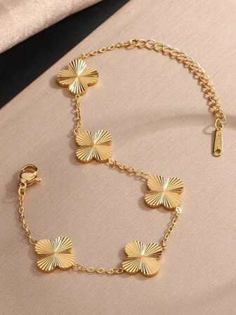 1 件简约 18K 镀金四叶草吊坠手链，百搭设计