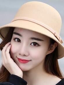 1顶新款秋冬百搭高顶帽，复古蝴蝶结高顶帽，优雅白色天鹅绒渔夫帽，时尚百搭，适合户外活动