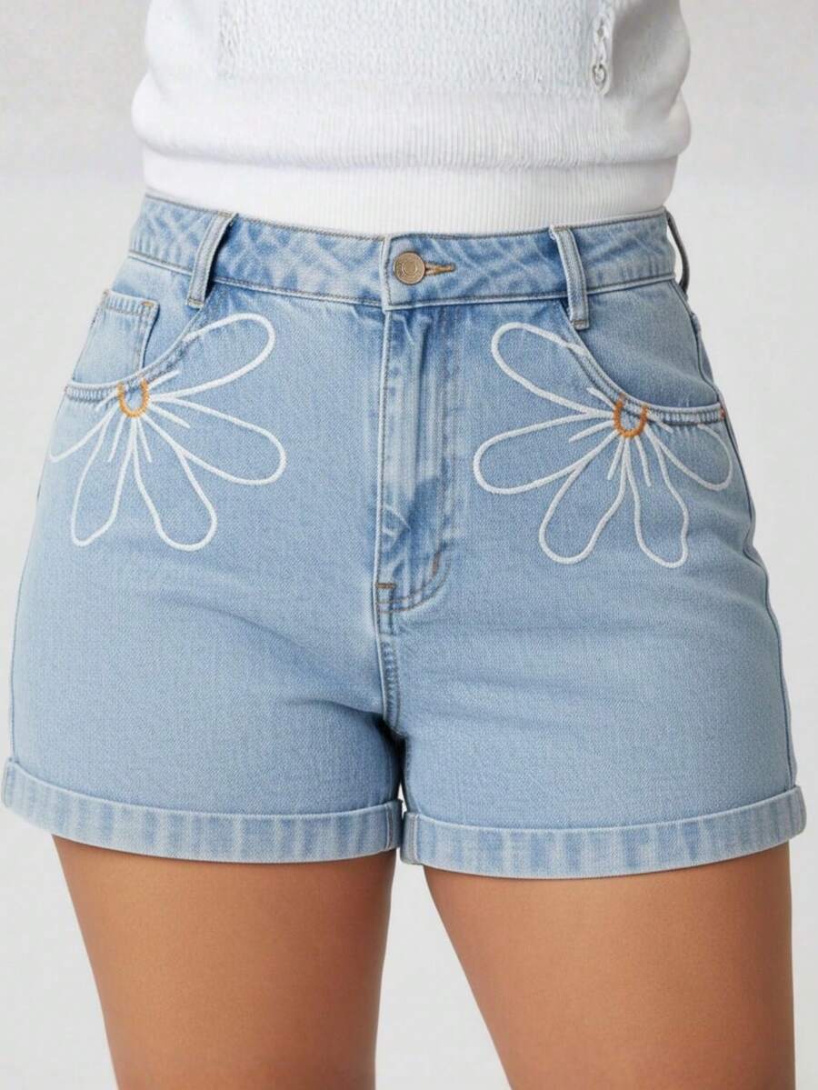 Plus Size Embroidered Denim Shorts With Hemmed Edges And High Waist - Fashion - 淺色水洗藍 - 查看 1