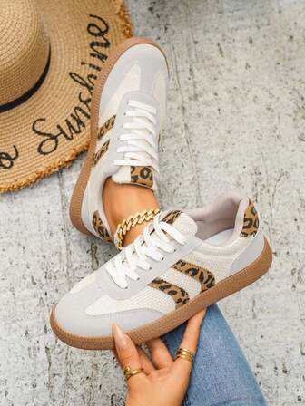 Zapatillas con estampado de leopardo gris y marrón en patchwork, con cordones, cómodas, con colores contrastantes, elegantes para el uso diario y el uso casual