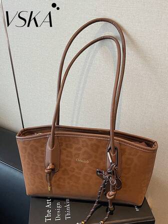 Leopard Print Velvet Handbag With A Wild Brown Hue * Metal Chain; Unlock Urban Modern Aesthetics​ --Rope Knot Pendant * Double Strap Design; A Set Of Equipment Interprets The Balance Philosophy Of Wildness And Elegance​ The Deep Brown Velvet Base Is Covered With Black Leopard Spots