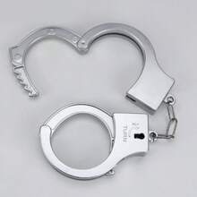 3pcs Toy Handcuffs, Plastic Cosplay Performance Props, Electroplated Handcuffs, Realistic Gag Toys, Creative Costume Props - Silver - View 4