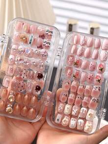 3-Layer Transparent Plastic Nail Art Storage Box, Suitable For Organizing DIY Crafts, Jewelry And Small Items. This Nail Art Storage Box Is Transparent, With A Safety Clasp, And Comes With A Rubber Strip.