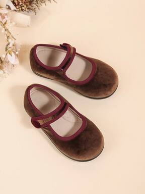 Elegant And Simple Velvet Flat Shoes For Little Girls And Toddlers, Suitable For Indoor Parties Or Christmas Parties To Pair With Dresses
