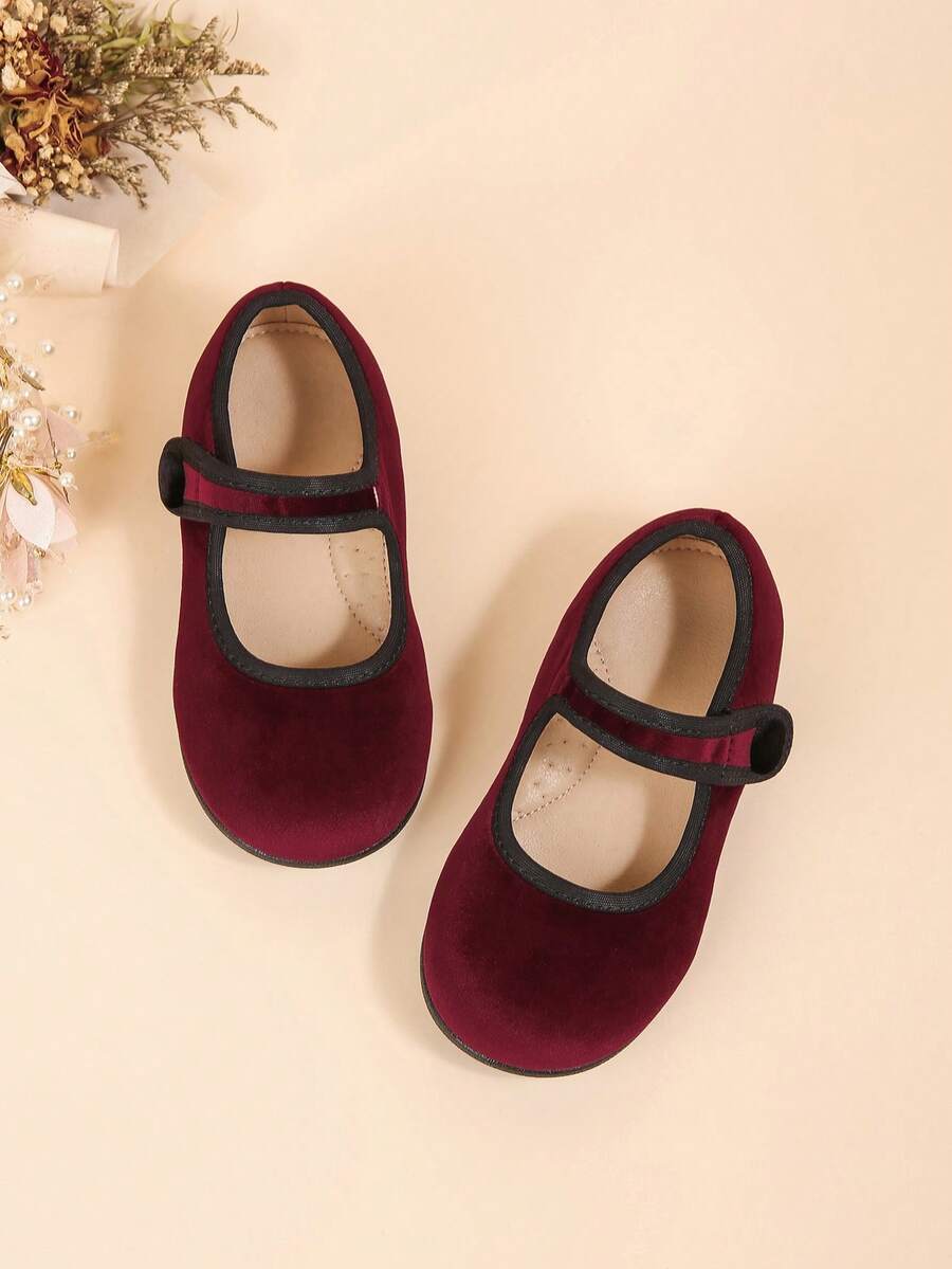 Elegant And Simple Velvet Flat Shoes For Little Girls, Suitable For Indoor Parties Or Christmas Parties To Pair With Dresses - Red - View 1