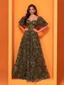 Damklänning med blommig mesh och hjärtformad krage, extra lång - Olivgrön - Visa 3