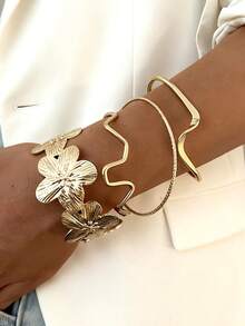 4pcs Vintage Elegant Bohemian Floral & Geometric Design Metal Bangle Bracelet Set, Suitable For Daily Wear - Gold - View 1