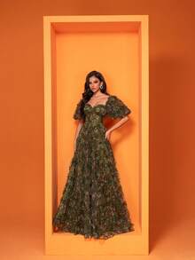 Damklänning med blommig mesh och hjärtformad krage, extra lång - Olivgrön - Visa 9