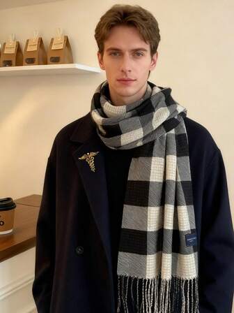 Set de 2 bufandas estilo británico clásico a cuadros en blanco y negro para hombres con broche de alas de ángel vintage, bufanda de mezcla de lana unisex cálida para otoño/invierno