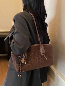 Túi xách nhung họa tiết da báo với tông màu nâu hoang dã * Dây xích kim loại; Khám phá vẻ đẹp hiện đại đô thị -- Mặt dây chuyền thắt nút dây thừng * Thiết kế dây đeo đôi; Bộ phụ kiện thể hiện triết lý cân bằng giữa sự hoang dã và thanh lịch. Phần đế nhung nâu sẫm được phủ họa tiết da báo đen. - Nhiều màu - Xem 7