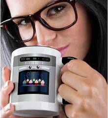 3dRose taza_58309_4 "Linda kawaii feliz sonriente horno lleno de cupcakes horneados - para chefs, amantes de la comida y fanáticos de la cocina" Taza negra de dos tonos, 11 oz, Multicolor - Multicolor - Ver 3