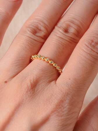 1枚极简主义小众奢华高端微镶水晶银戒指，时尚独立风格指环饰品