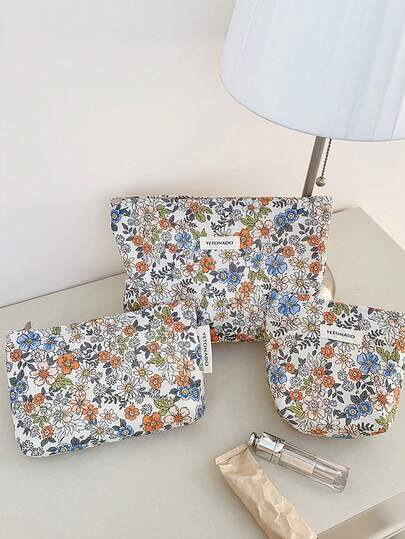 One Minimalist And Stylish Small Square Bag Made Of Floral Cotton Fabric. It Functions As A Makeup Bag, A Women's Handbag, A Skincare Product Storage Bag, And A Toiletry Bag, An Essential Must-Have And Perfect Choice For Elegant Women On The Go.