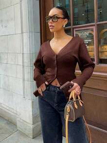 Áo khoác cardigan dài tay cổ chữ V dành cho nữ, thiết kế cài nút phía trước, chiều dài tiêu chuẩn, chất liệu co giãn vừa phải, kiểu dáng thời trang đa năng, phong cách giản dị nhẹ nhàng, phù hợp cho đi làm hàng ngày, áo nữ mùa thu. - Rỉ Nâu - Xem 3