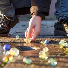 1套10颗，14毫米彩色玻璃弹珠，弹珠轨道游戏，弹珠单人玩具，滚动珠，减压玩具，鱼缸，花瓶装饰（颜色款式随机） - 彩色 - 查看 7