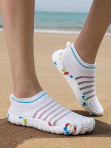 Chaussures de plage pour femmes, tailles 36-44, de couleur unie, chaussures d'eau élastiques, tige en tissu respirant, convenant pour un usage intérieur décontracté, le yoga, les sports, avec une semelle souple, adaptées pour la natation et les activités aquatiques extérieures - Blanc - Voir 10