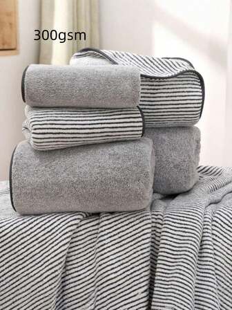 2 piezas de juego de toallas, hechas de material de felpa de coral de fibra superfina, disponibles en una variedad de colores, con una textura suave, buena transpirabilidad y súper fuerte absorción de agua. Adecuado para natación, fitness, baño, baño al aire libre, deportes y otros escenarios.