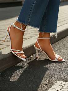 女士夏季白色尖头高跟凉鞋,可调节踝带高跟鞋,优雅波西米亚风格,适合度假、派对、婚礼、正式场合。舒适稳固的防滑橡胶鞋底,透气内衬,缓冲鞋垫,可搭配裤装和连衣裙。 - 白色 - 查看 4