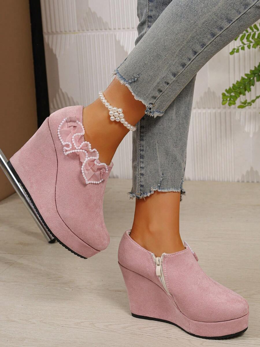 时尚厚底系带休闲鞋，新款厚底坡跟鞋，适合大码女性，春秋季穿着，尺码偏小一码