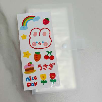 Samlaralbum med hög kapacitet och 120 fack – Lämplig för foton, vykort, biobiljetter och små samlingar, perfekt för dockfantaster och docksamlare – med söta klistermärken.