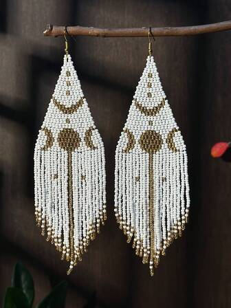 手工制作的波西米亚月亮耳环，饰有玻璃珠和流苏，时尚首饰耳环，女士百搭日常配饰