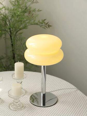 1 pieza Lámpara de mesa estilo nórdico moderno de Hamburgo. Diseño alimentado por USB para una practicidad conveniente, con iluminación LED perfectamente adecuada para áreas de estar, bares o espacios de comedor. Ideal para decoración de dormitorio, mesita de noche o sala de estar.