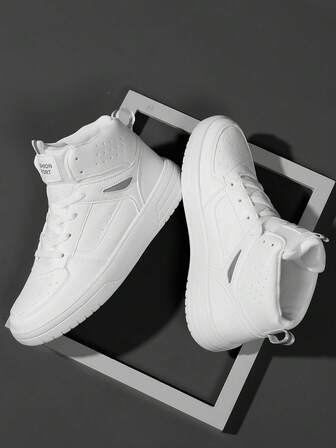 Zapatillas deportivas de caña alta 2025 Nuevos zapatos casuales elegantes de moda para hombres Zapatos con cordones Zapatos de skateboard Zapatillas de hombre Zapatos de calle personalizados para hombres