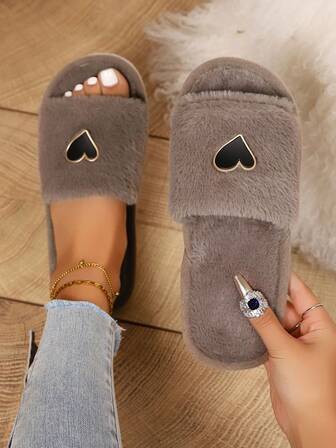 Heart-Shaped Plush Slippers For Women, Soft & Comfortable Lightweight Sole, Suitable For Living Room & Bedroom, All Season