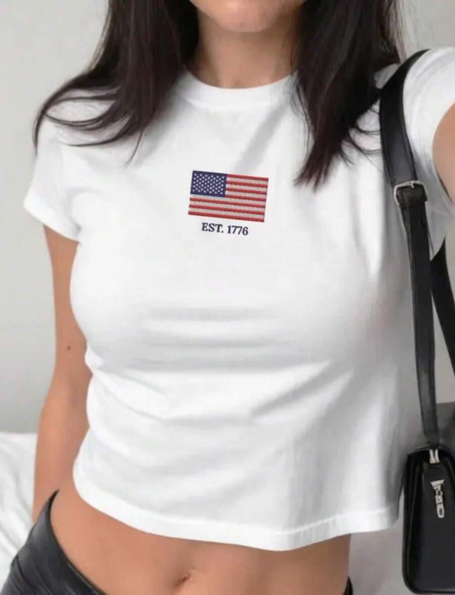 Fourth Of July Embroidered Flag Baby Tee _ Independence Day Shirt _ American Flag TShirt _ Vintage Y2K Gift For Her _ USA 1776 Baby Tee - 白色 - 查看 1