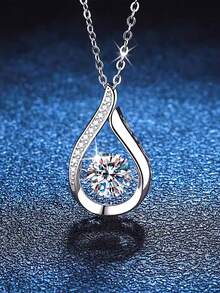 1件925纯银水滴吊坠项链，女士百搭奢华立方氧化锆镶嵌锁骨链，适合日常佩戴和通勤，时尚项链礼品