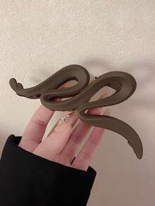 4pcs/1pc Women's Brown Square, Butterfly, Wavy Plastic Hair Clips, Fashion Versatile High-End Elegant Simple Solid Color Hair Claws, Suitable For Daily Outing, Casual, Party, Commute, Vacation, Ponytail, Bun, Face Washing, Makeup, Outfit Matching Women Hair Accessories Casual Hair Clutch - Brown - View 6