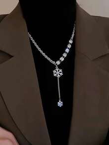 1pc Snowflake Pendant Necklace, Delicate Minimalist Design, High-End Vibe, Versatile Sweater Chain