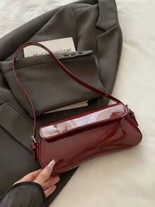 女士复古仿油皮革翻盖装饰单肩腋下包，适合约会、郊游、聚会