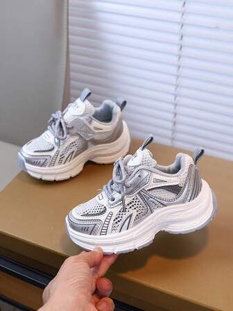 1 par de zapatillas de malla unisex para niños, zapatos deportivos de suela blanda y casual de moda para niñas y niños pequeños, adecuados para uso diario, viajes y correr