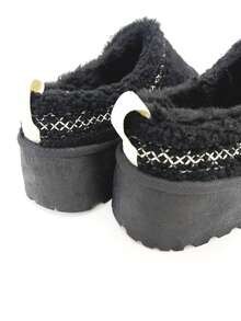 Bottes de neige pour femmes style casual automne et hiver 2025. Chaussettes à semelle épaisse et doublure en peluche, convenant pour les fêtes d'Halloween, Noël et le Nouvel An. Idéal pour les sorties, les courses, les voyages en neige en extérieur. - Noir - Voir 3