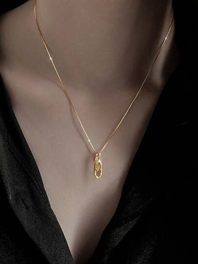 1件优雅简约椭圆几何铜质吊坠项链，镶嵌水钻，适合女性日常、节日、派对、约会佩戴，可作为新年礼物或珠宝礼品。