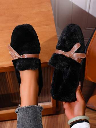 女士平底毛绒套脚鞋，柔软舒适，圆头休闲平底鞋，轻便易穿，适合秋冬季日常穿着。