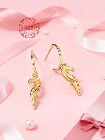 Artepollo 925 Sterling Silver Bird Earrings, 14K Gold Plated Big Beak Bird Pendant, Hypoallergenic, Fade-Resistant, Lightweight, Golden Holiday Jewelry, Gift Box Packaging