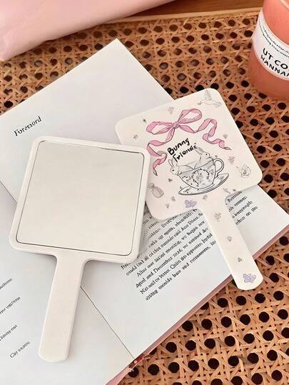 1个极简方形手持镜，粉色，方便化妆镜，可爱少女风小镜子，手持化妆镜，价格实惠，适合作为圣诞礼物、化妆品、化妆工具、平价好物、礼物、女士礼物、圣诞礼物、赠品、旅行必备