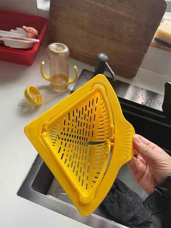 1个厨房水槽滤篮，蔬菜清洗盆，沥水过滤器，三角形角落水槽架，自动倾斜式厨房滤篮和垃圾收集器 - 专为食品设计的紧凑型设计