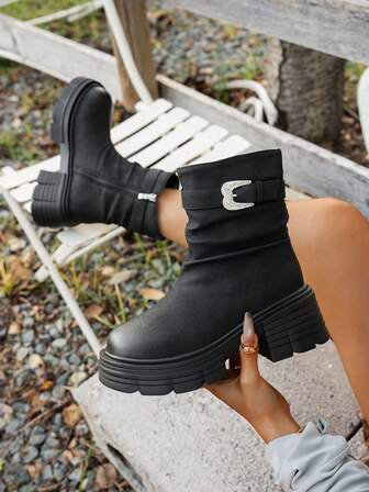 Women's Thick Sole Pleated Side Zipper Rhinestone Buckle Design Fashion Ankle Boots, New Arrival Autumn/Winter 2025, Warm Thermal Lining, Retro Pleated Stacked Heel Boots, Maillard Riding Boots, British Style Boots