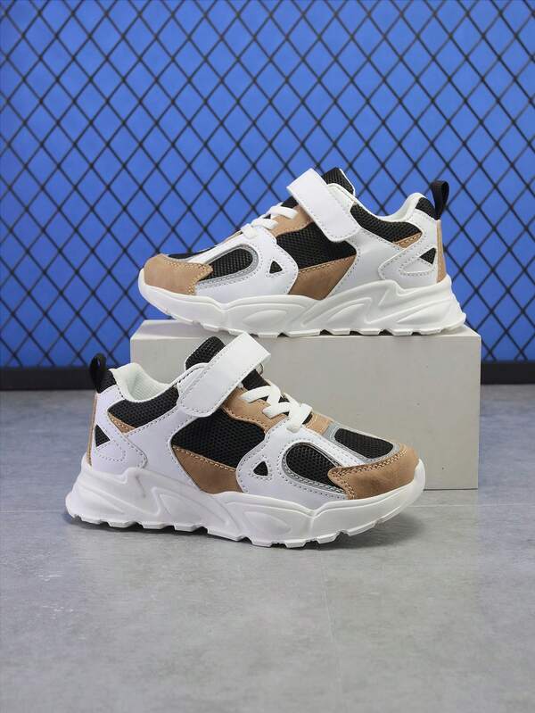 زوج من أحذية رياضية كاجوال مريحة وقابلة للتنفس ومانعة للانزلاق مناسبة للبنات الصغيرات الجميلات